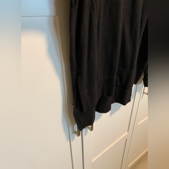 preloved black sweater - Picture 3 of 4